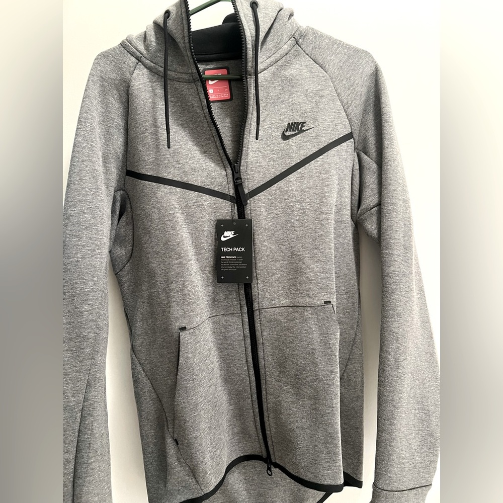 BRAND NEW Nike jacket!!